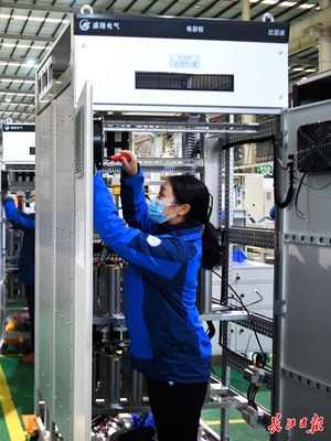 智能配電柜 訂單爭(zhēng)分奪秒的背后，是安全與效率的無聲守護(hù)者